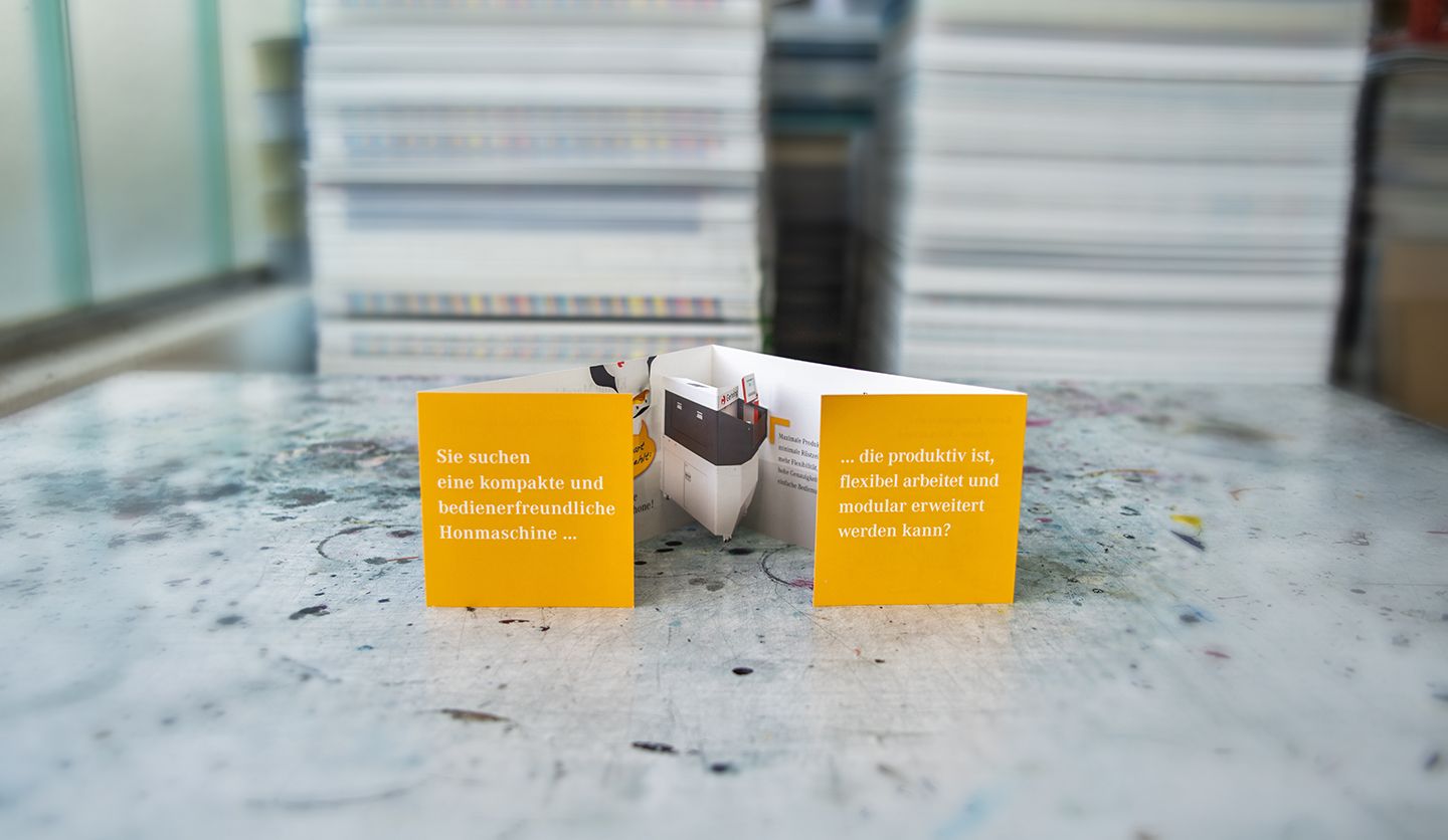 Klappkarte mit mittig platziertem Pop-Up-Element